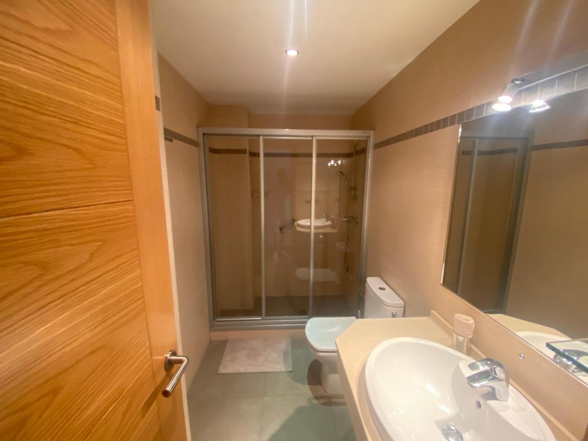 פואנגירולה Albamar Frontline Beach Apartment 3 Bedrooms מראה חיצוני תמונה