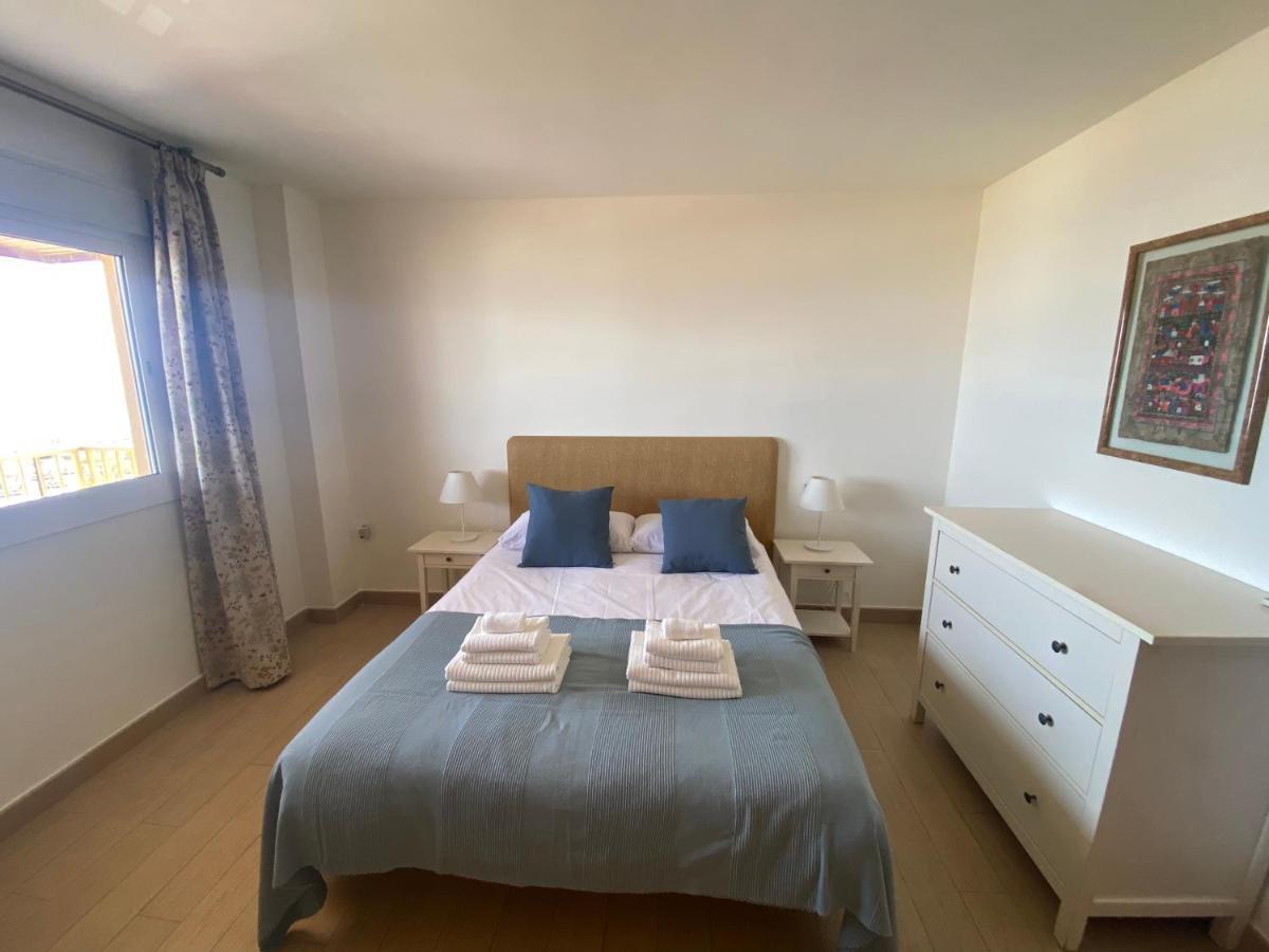 פואנגירולה Albamar Frontline Beach Apartment 3 Bedrooms מראה חיצוני תמונה