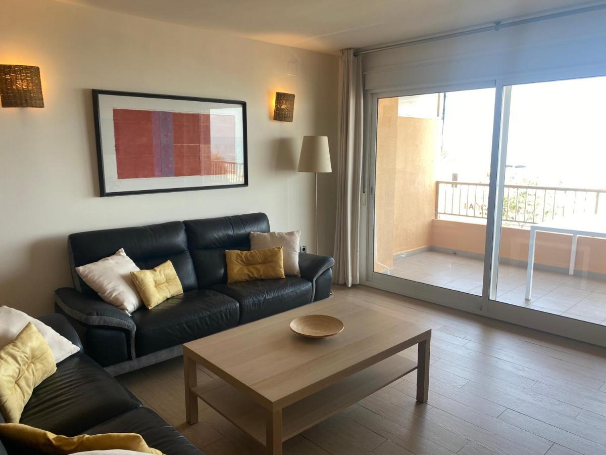 פואנגירולה Albamar Frontline Beach Apartment 3 Bedrooms מראה חיצוני תמונה