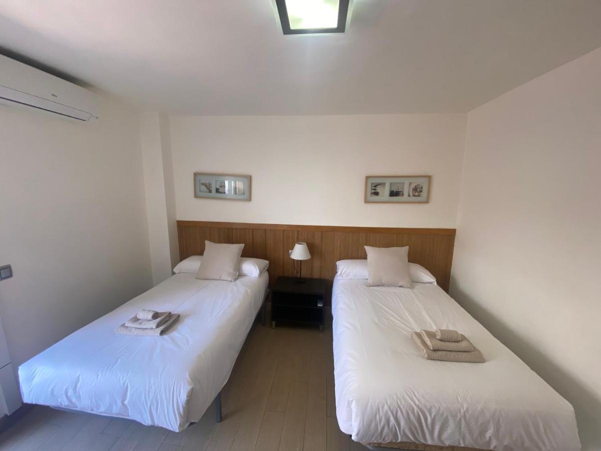 פואנגירולה Albamar Frontline Beach Apartment 3 Bedrooms מראה חיצוני תמונה