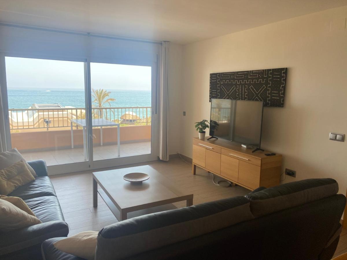 פואנגירולה Albamar Frontline Beach Apartment 3 Bedrooms מראה חיצוני תמונה