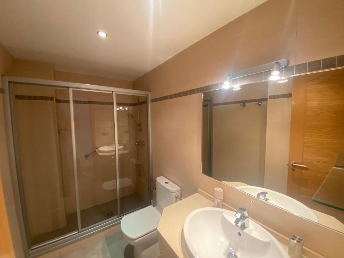 פואנגירולה Albamar Frontline Beach Apartment 3 Bedrooms מראה חיצוני תמונה