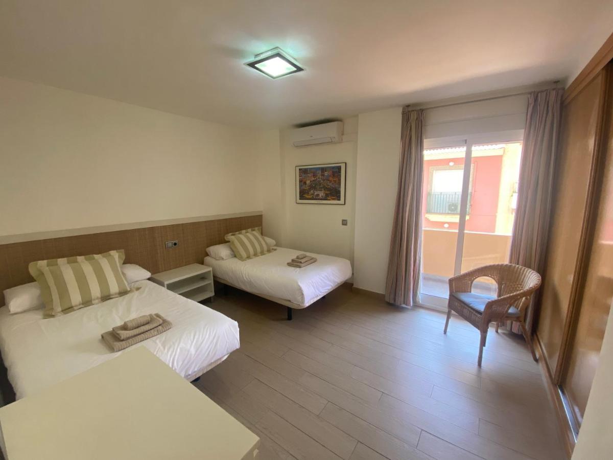 פואנגירולה Albamar Frontline Beach Apartment 3 Bedrooms מראה חיצוני תמונה