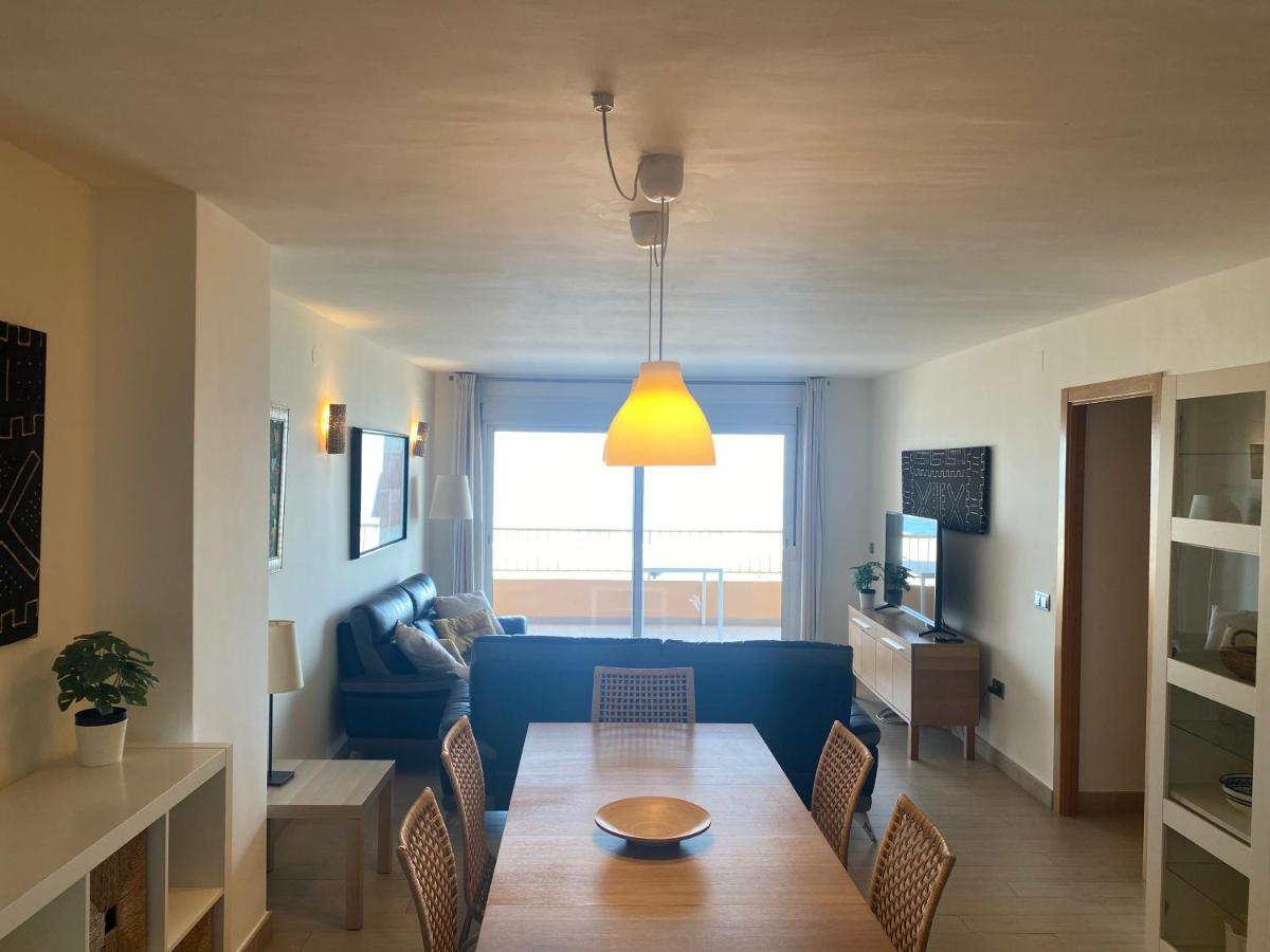 פואנגירולה Albamar Frontline Beach Apartment 3 Bedrooms מראה חיצוני תמונה