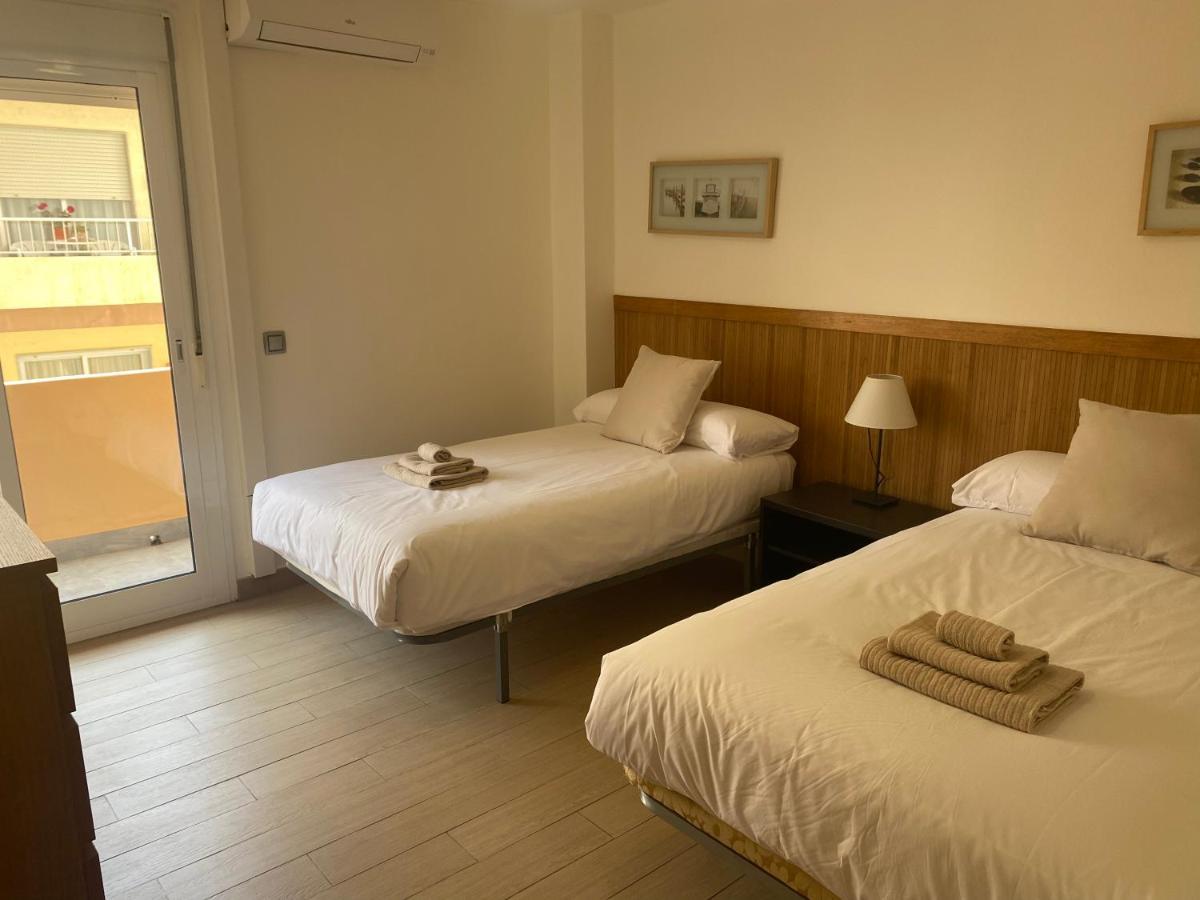 פואנגירולה Albamar Frontline Beach Apartment 3 Bedrooms מראה חיצוני תמונה