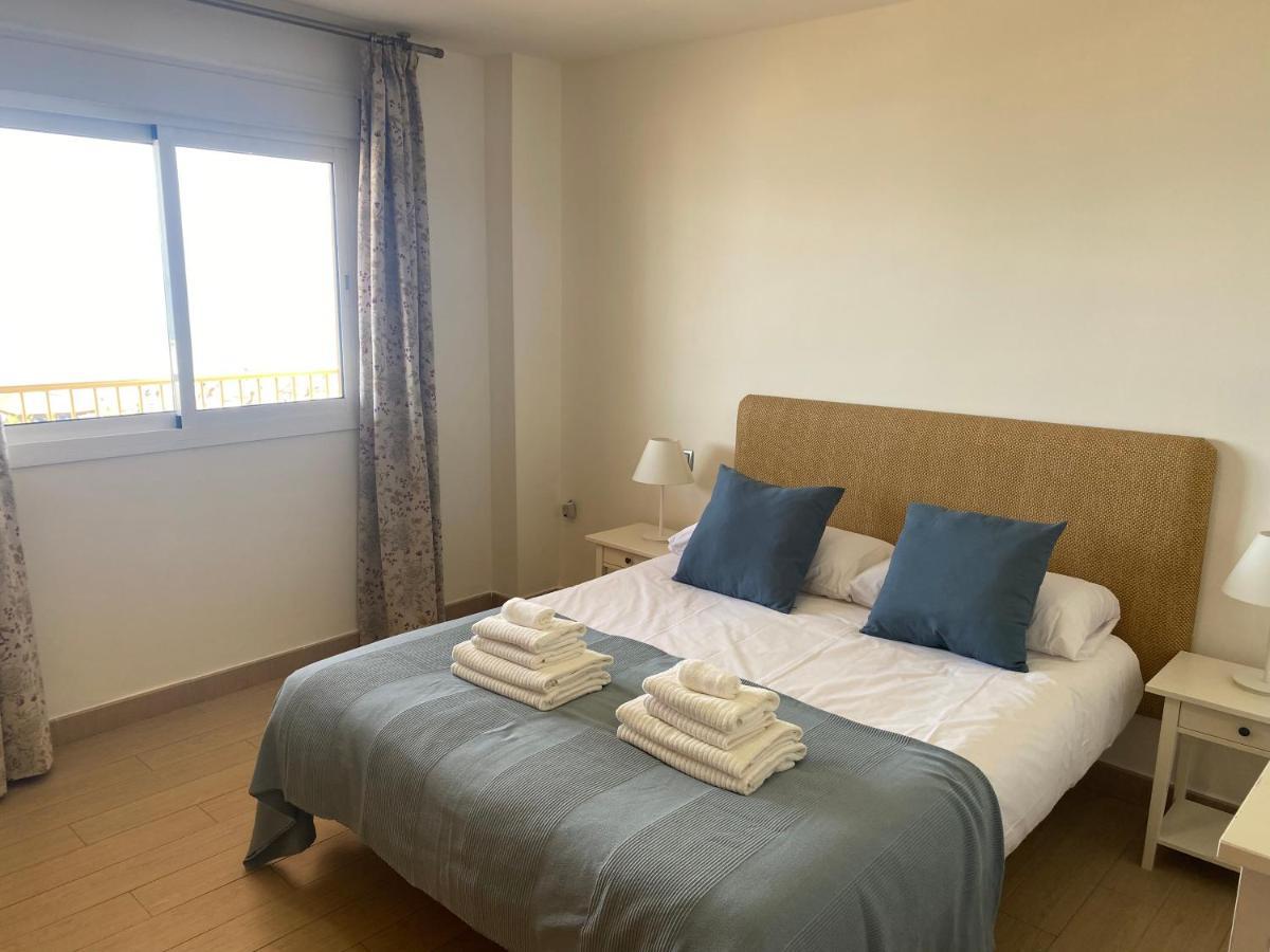 פואנגירולה Albamar Frontline Beach Apartment 3 Bedrooms מראה חיצוני תמונה