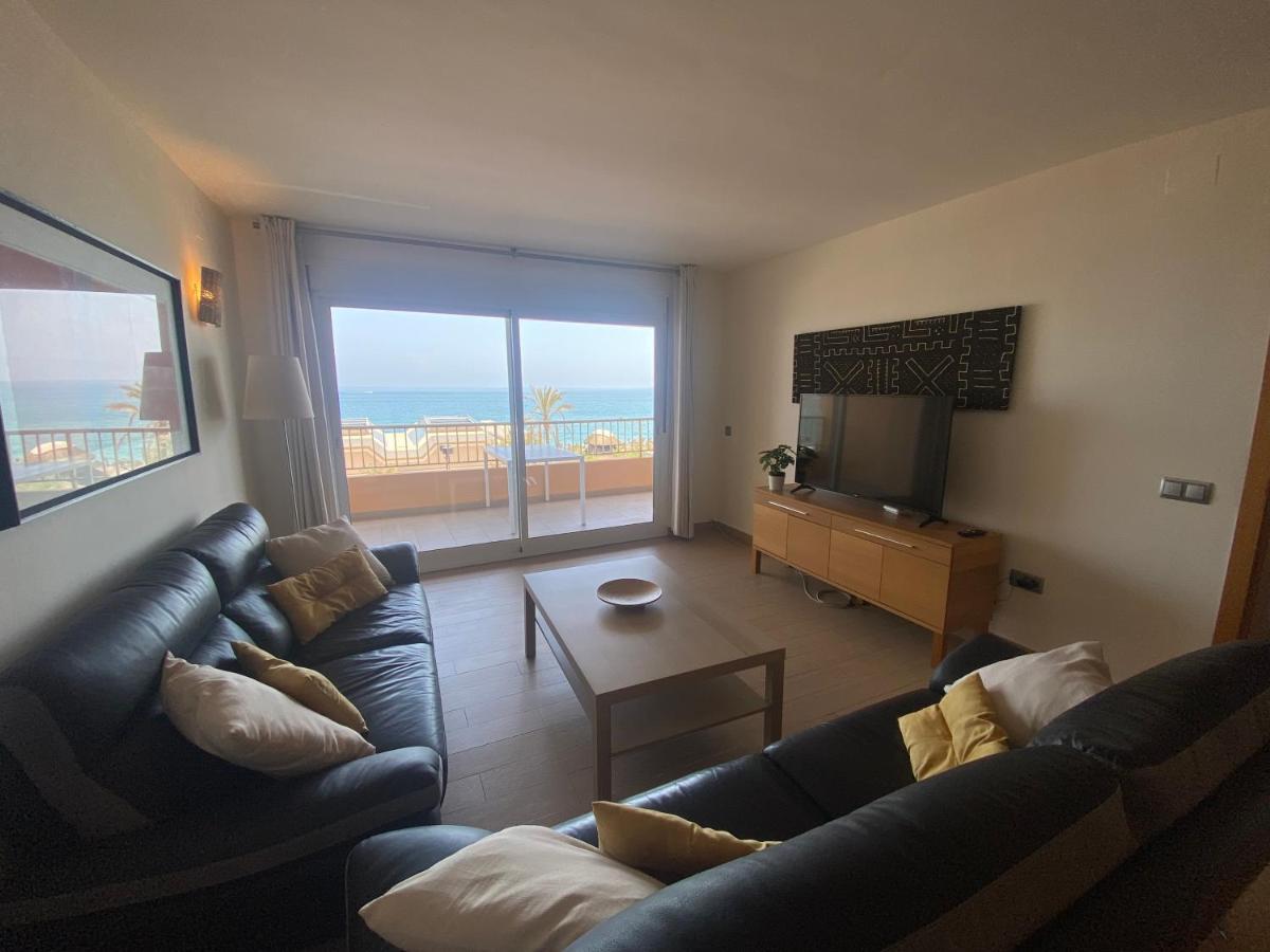 פואנגירולה Albamar Frontline Beach Apartment 3 Bedrooms מראה חיצוני תמונה