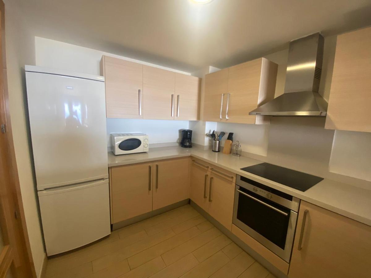 פואנגירולה Albamar Frontline Beach Apartment 3 Bedrooms מראה חיצוני תמונה